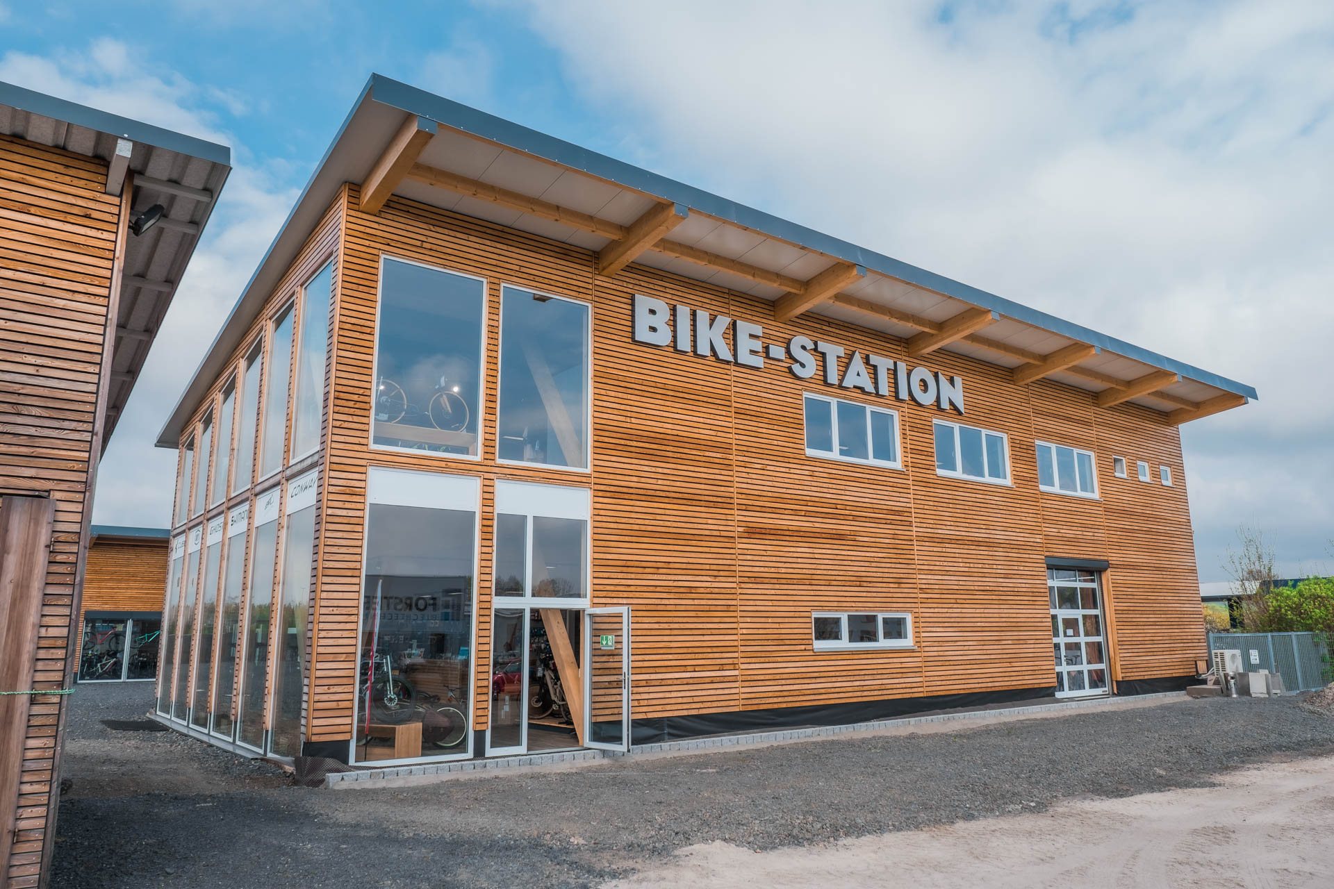 Bike Station Mitterteich Ansicht Vorne